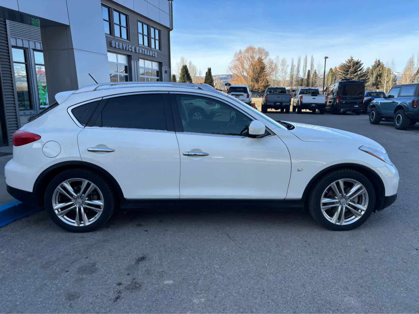 Used 2015 INFINITI QX50 Journey w/ Premium Package image 18