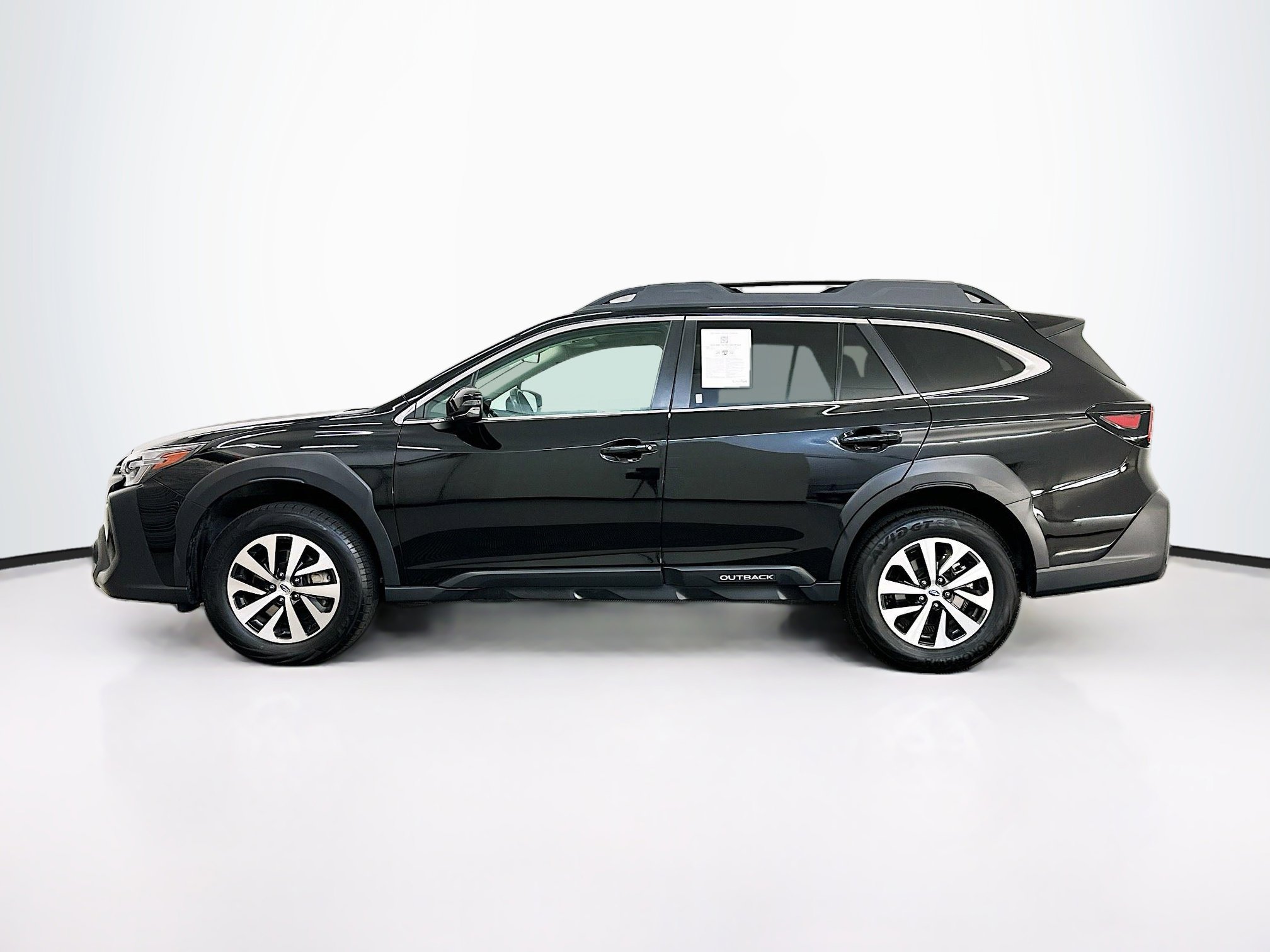 Used 2025 Subaru Outback Premium image 4