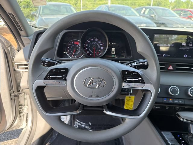 Certified 2022 Hyundai Elantra SE FWD image 23