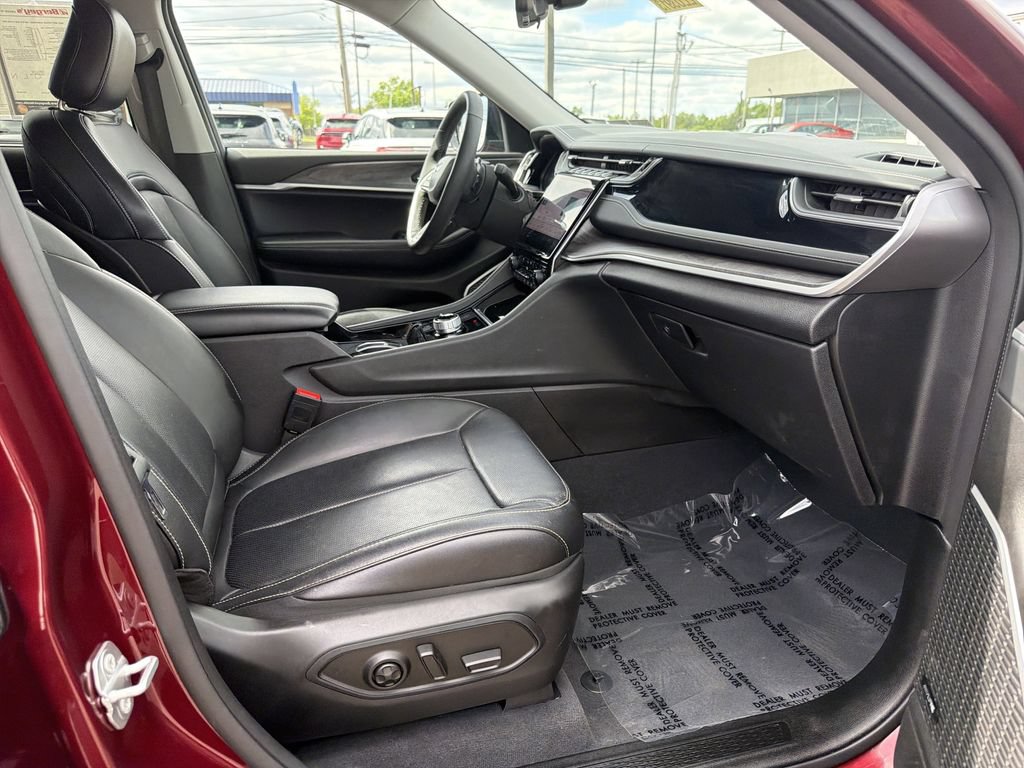 Used 2022 Jeep Grand Cherokee Limited 4xe w/ Luxury Tech Group II AWD/4WD image 15