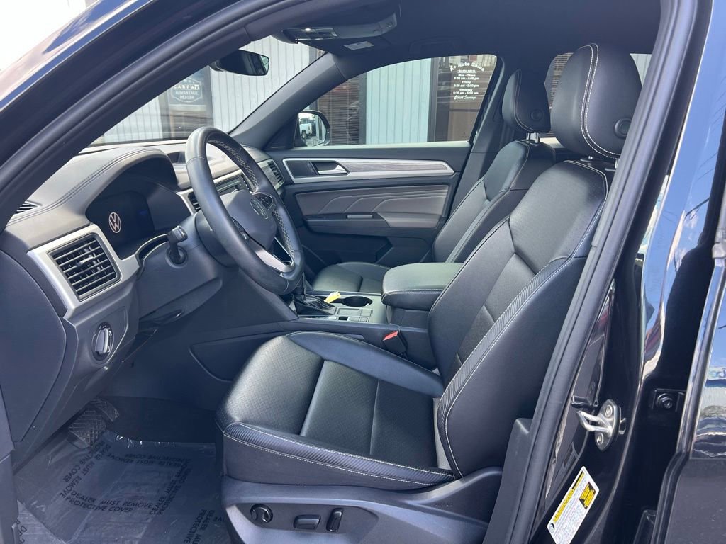 Used 2022 Volkswagen Atlas Cross Sport SE FWD image 9