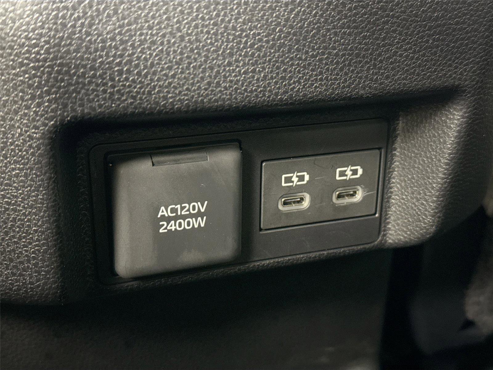 Used 2025 Toyota Tacoma 4x4 Double Cab Hybrid image 39