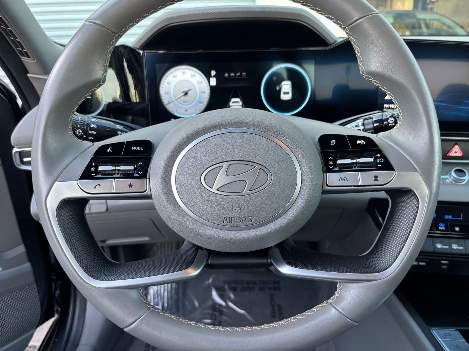 Used 2025 Hyundai Elantra SEL image 27