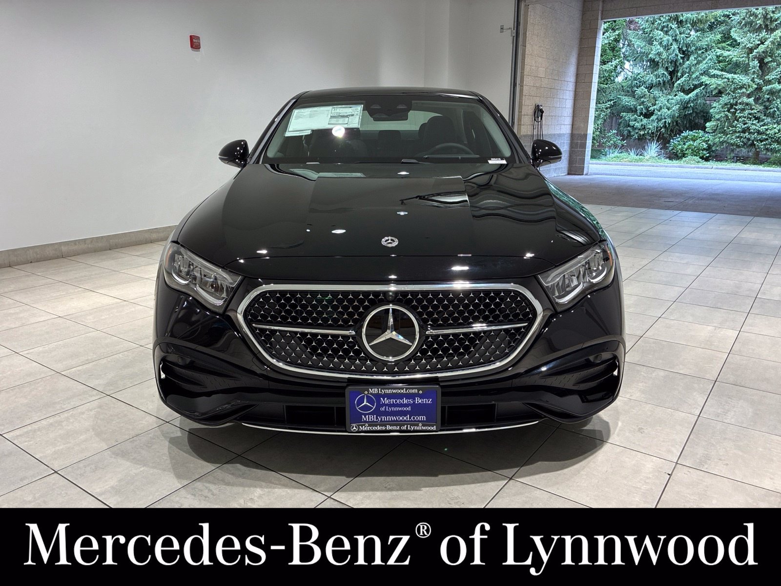 New 2026 Mercedes-Benz E 350 4MATIC Sedan image 3