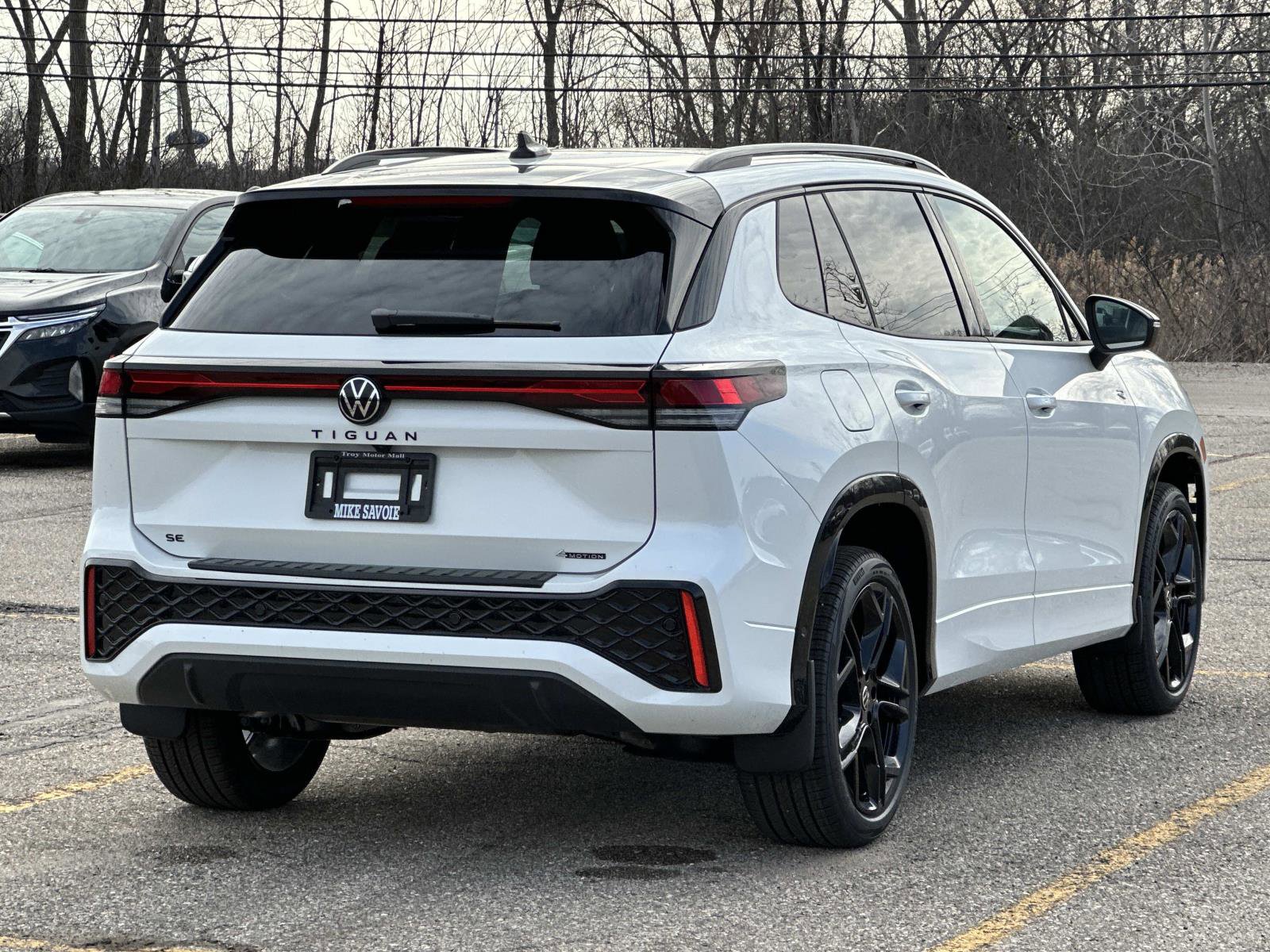 New 2026 Volkswagen Tiguan SE R-Line image 5