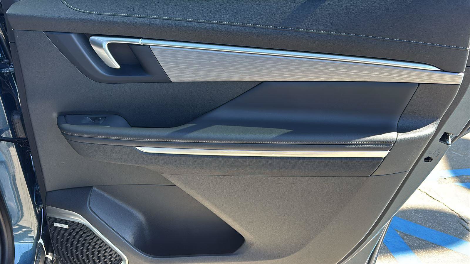 Certified 2025 Buick Enclave Preferred FWD image 21