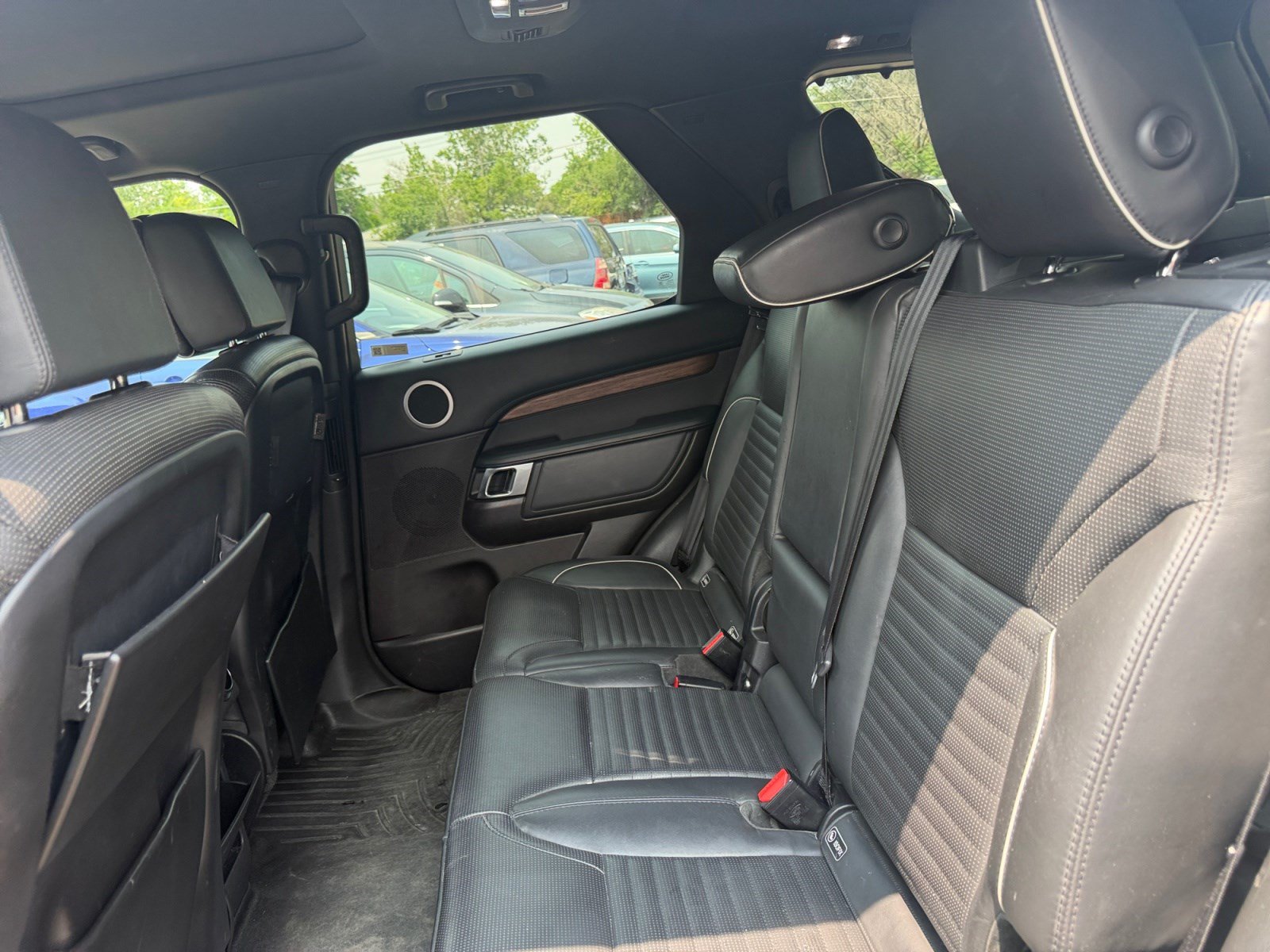 Used 2017 Land Rover Discovery HSE Luxury AWD/4WD image 17