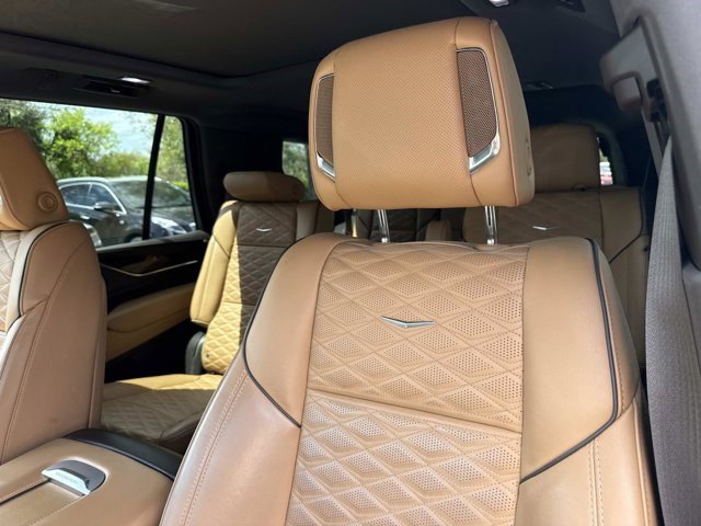 Certified 2023 Cadillac Escalade Premium Luxury image 20