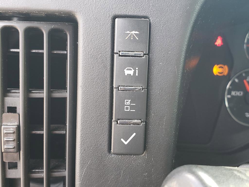 Used 2017 Chevrolet Express 2500 image 21