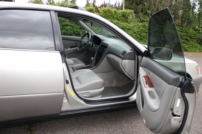 Used 1999 Lexus ES 330 FWD image 14