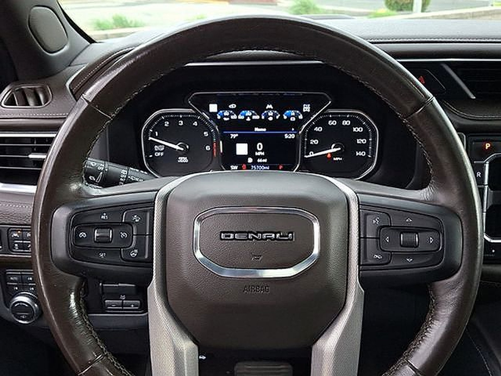 Used 2021 GMC Yukon Denali w/ Denali Ultimate Package AWD/4WD image 30