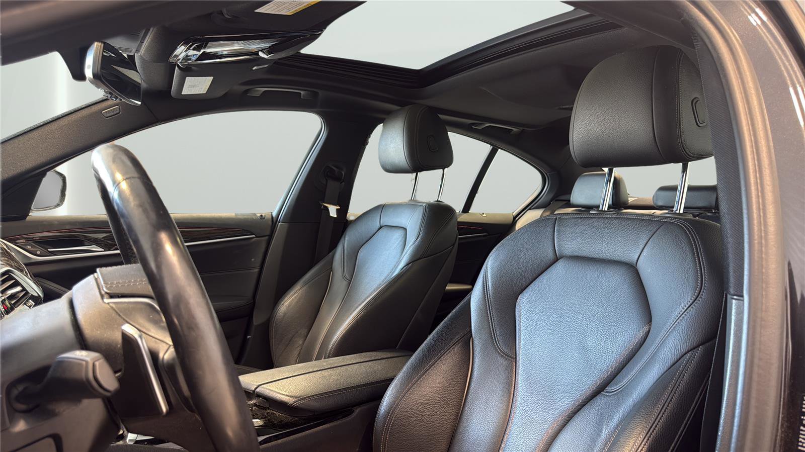 Used 2018 BMW 540i xDrive image 10