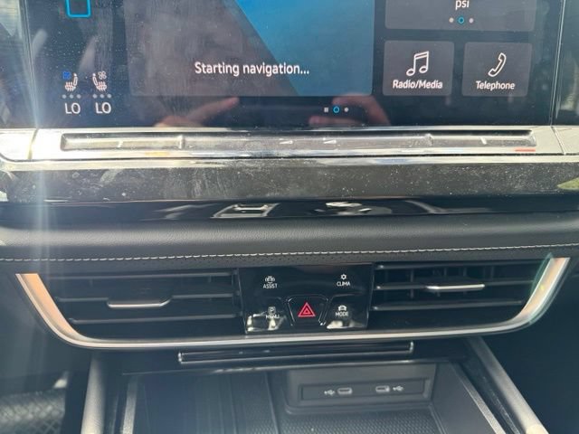 Used 2025 Volkswagen Atlas Cross Sport SE FWD image 21