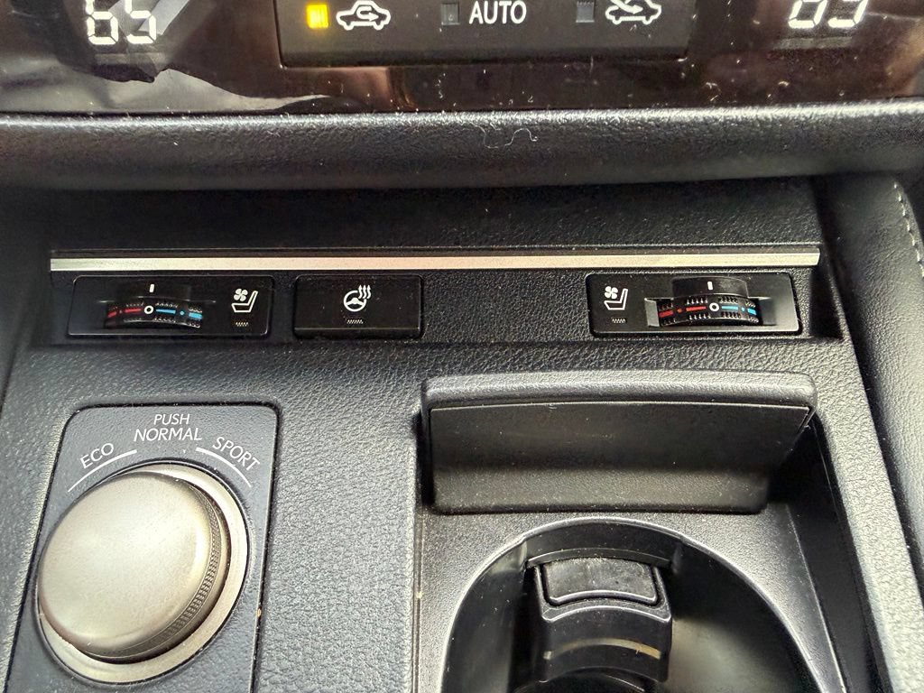 Used 2017 Lexus ES 300h w/ Navigation System Package FWD image 19