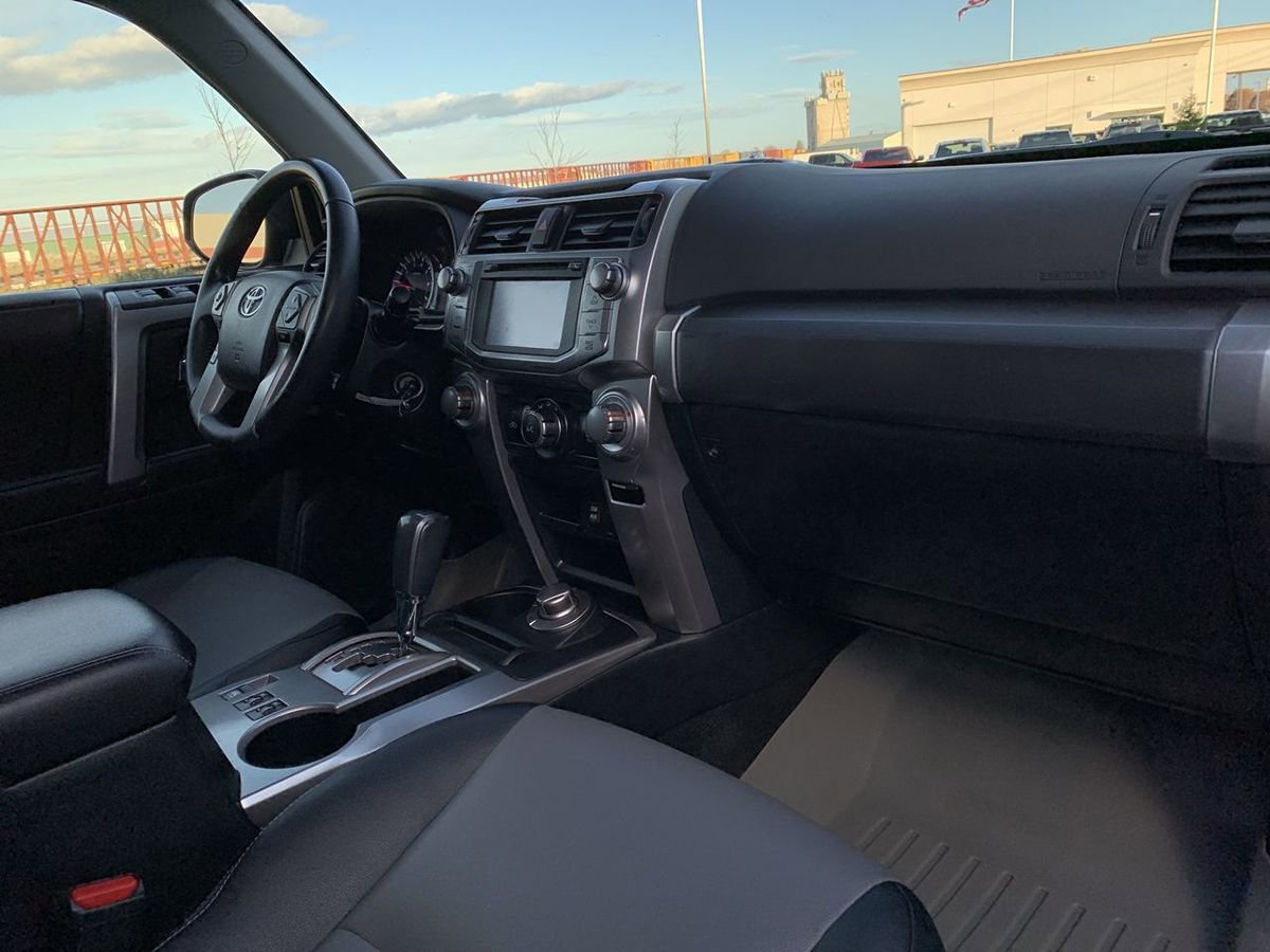 Used 2016 Toyota 4Runner SR5 Premium AWD/4WD image 33