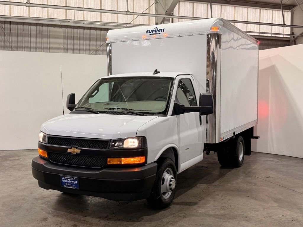 New 2025 Chevrolet Express 3500 Work Van w/ Power Convenience Package image 2