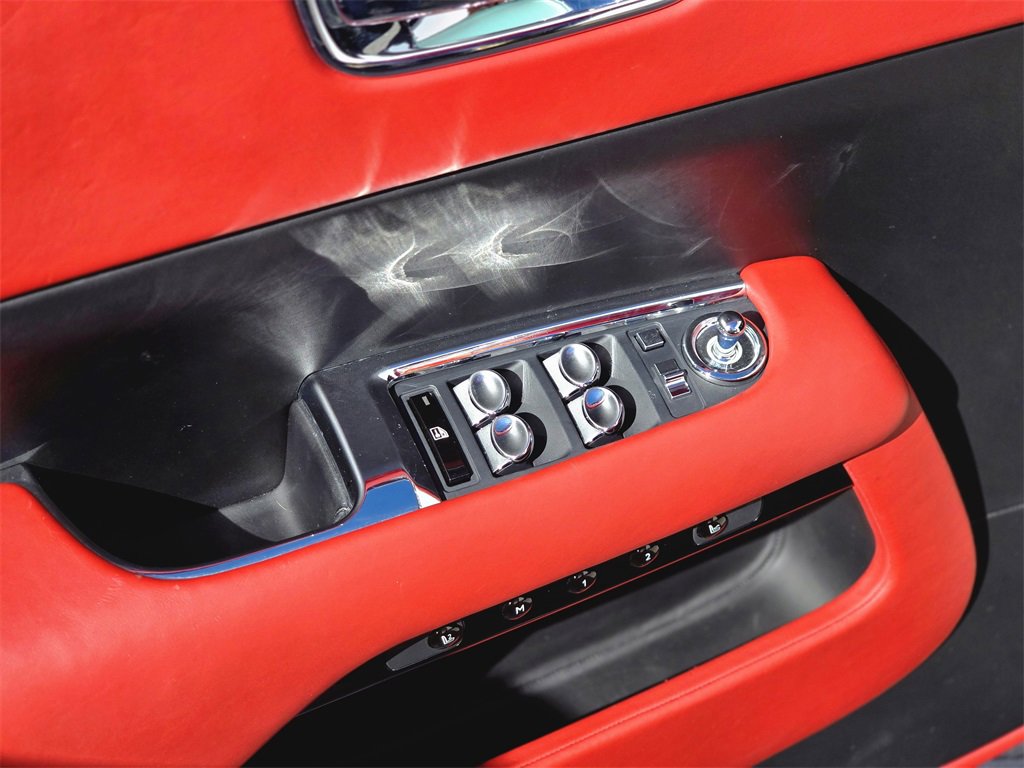 Used 2020 Rolls-Royce Dawn image 13