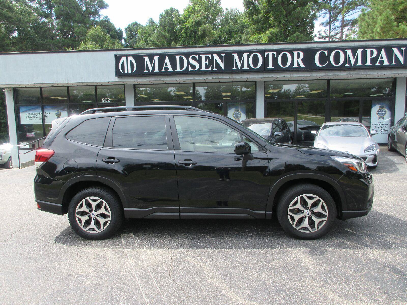 Used 2020 Subaru Forester Premium AWD/4WD image 4