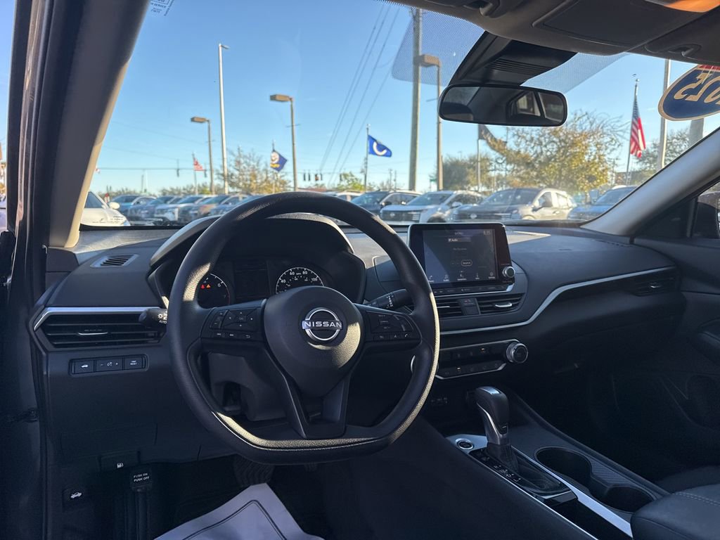 Used 2025 Nissan Altima 2.5 S image 10