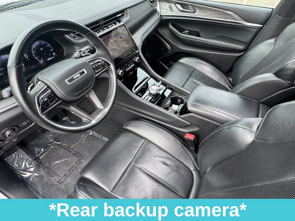 Used 2022 Jeep Grand Cherokee Overland w/ Luxury Tech Group IV AWD/4WD image 16
