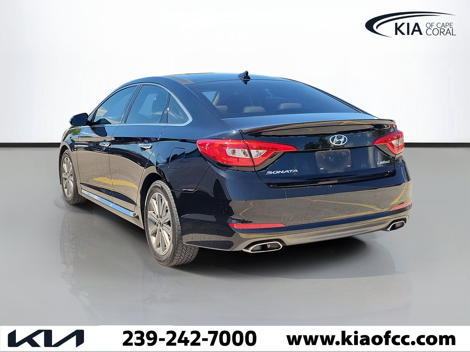 Used 2016 Hyundai Sonata Limited w/ Option Group 04 FWD image 4