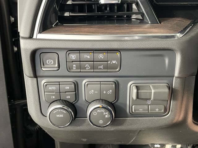 New 2026 Chevrolet Suburban LS w/ Max Trailering Package AWD/4WD image 8