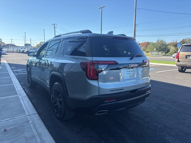 Used 2023 GMC Acadia SLT w/ Elevation Edition image 6