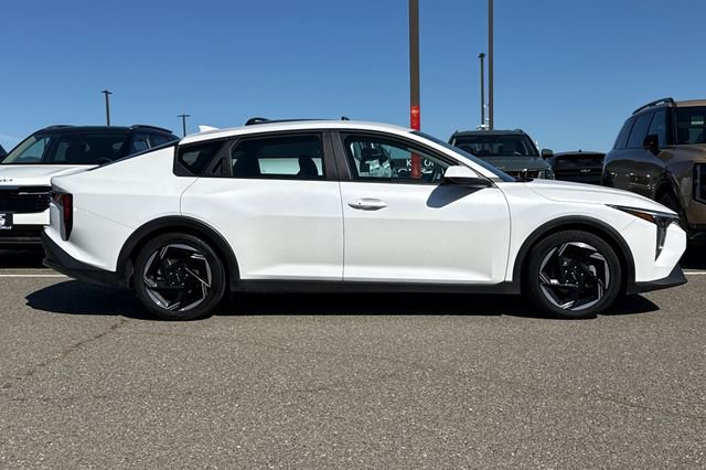 Certified 2025 Kia K4 EX FWD image 3