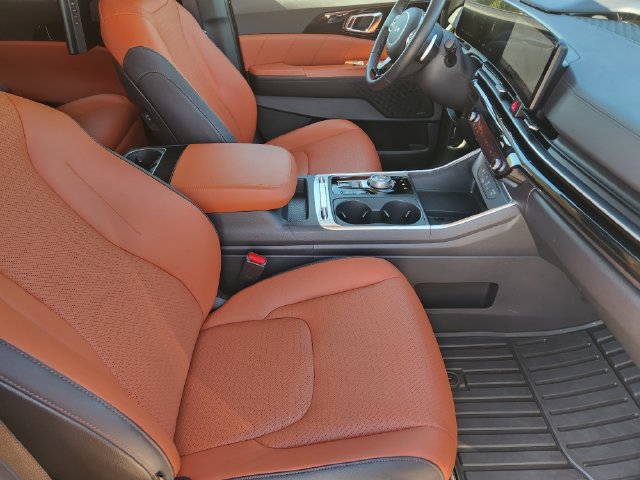 Certified 2026 Kia Carnival SX Prestige FWD image 14