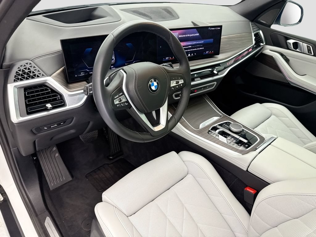 Used 2024 BMW X5 xDrive40i w/ Premium Package AWD/4WD image 9