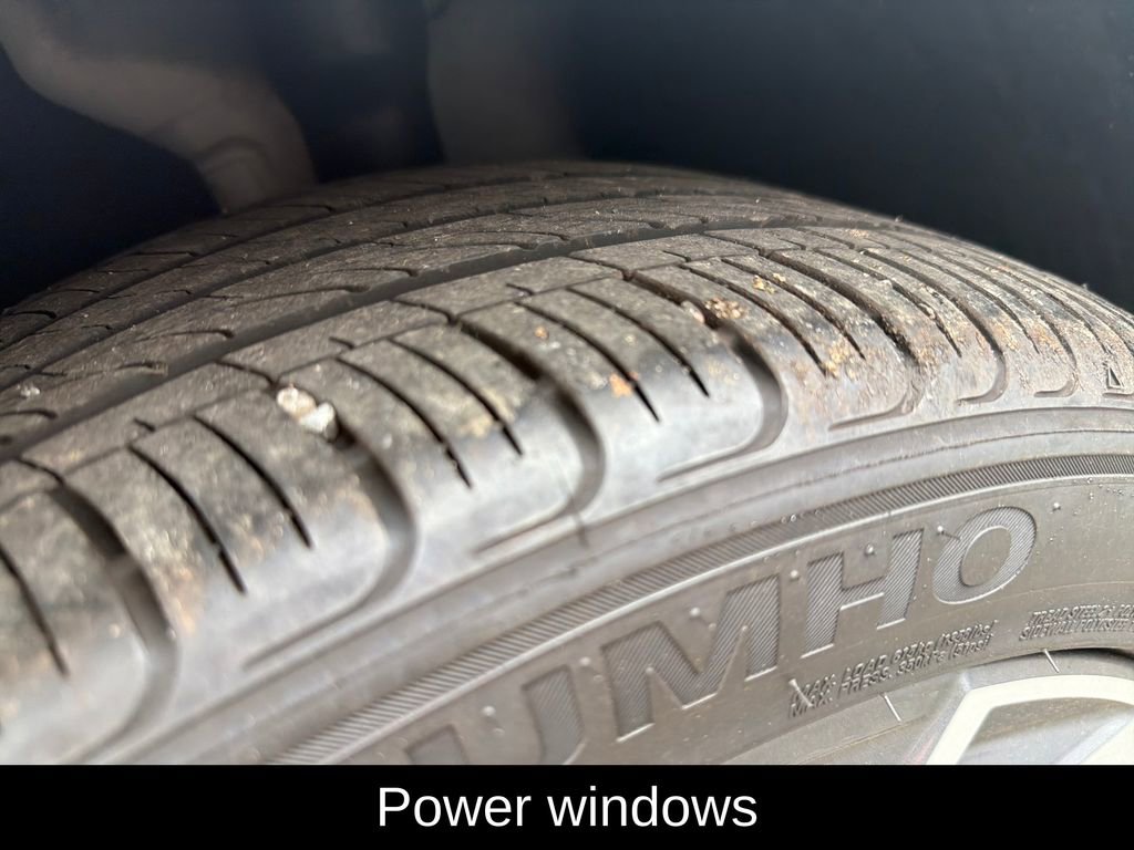 Used 2025 Hyundai Elantra SEL w/ Cargo Package FWD image 10