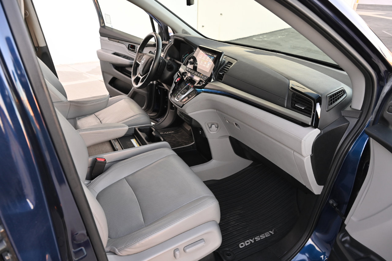 Used 2018 Honda Odyssey Elite image 13