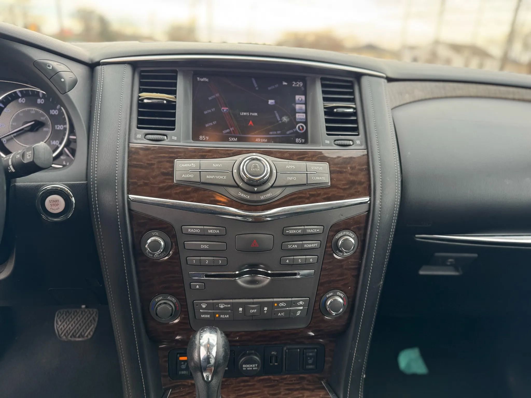 Used 2018 Nissan Armada SL w/ Premium Package image 18