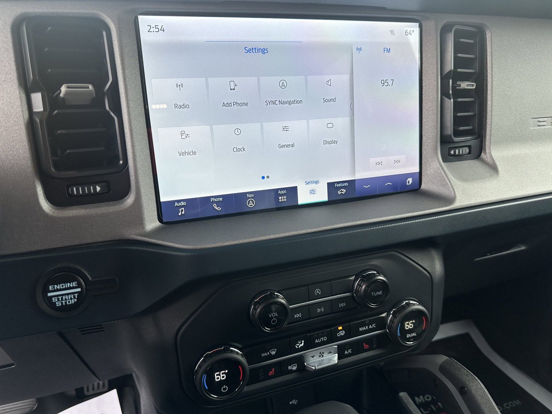 Used 2024 Ford Bronco Outer Banks image 10