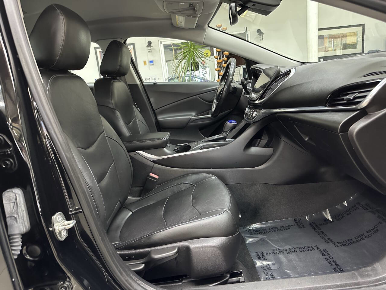 Used 2017 Chevrolet Volt Premier w/ Driver Confidence II Package FWD image 17
