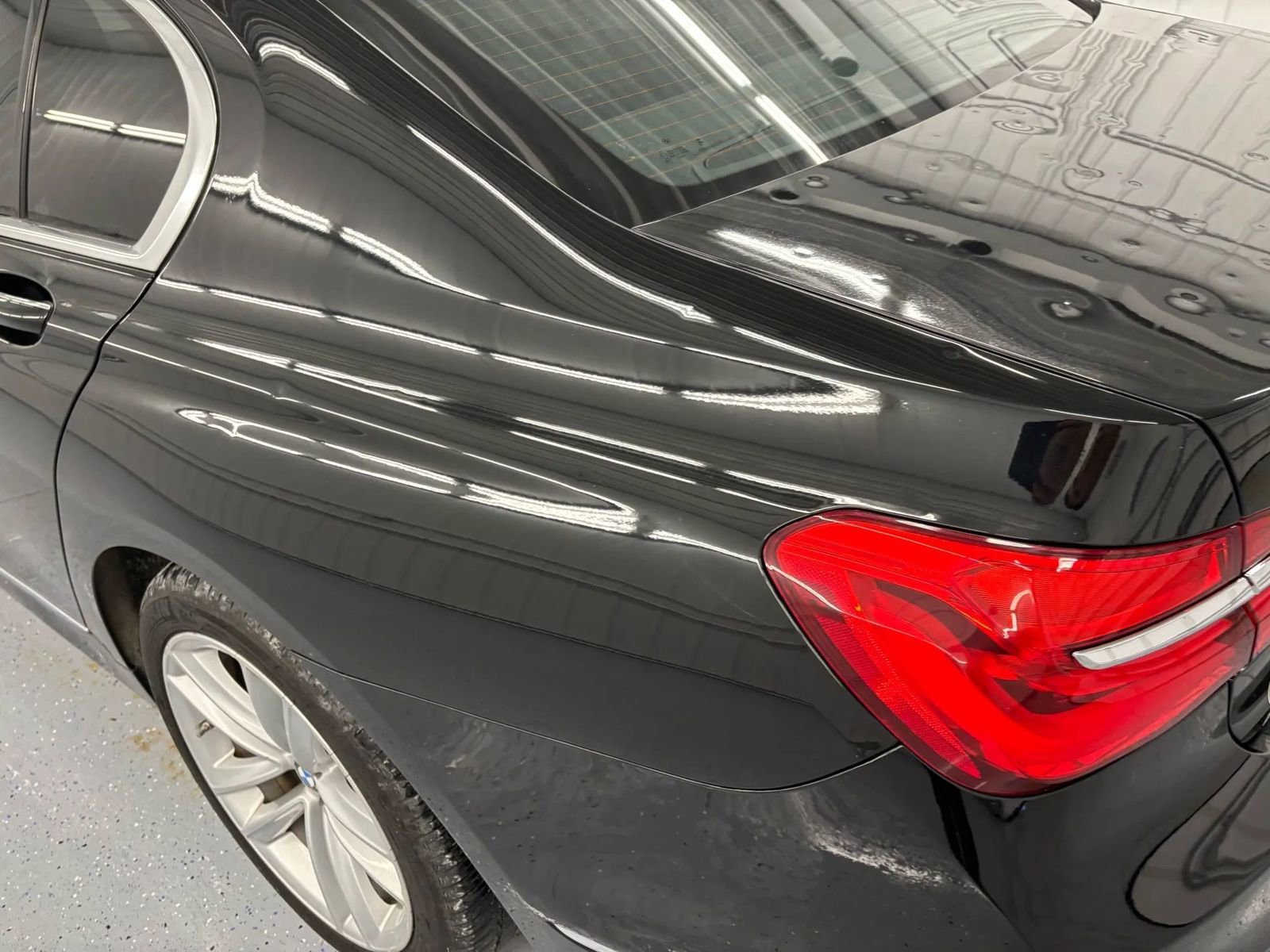 Used 2018 BMW 750i xDrive image 23