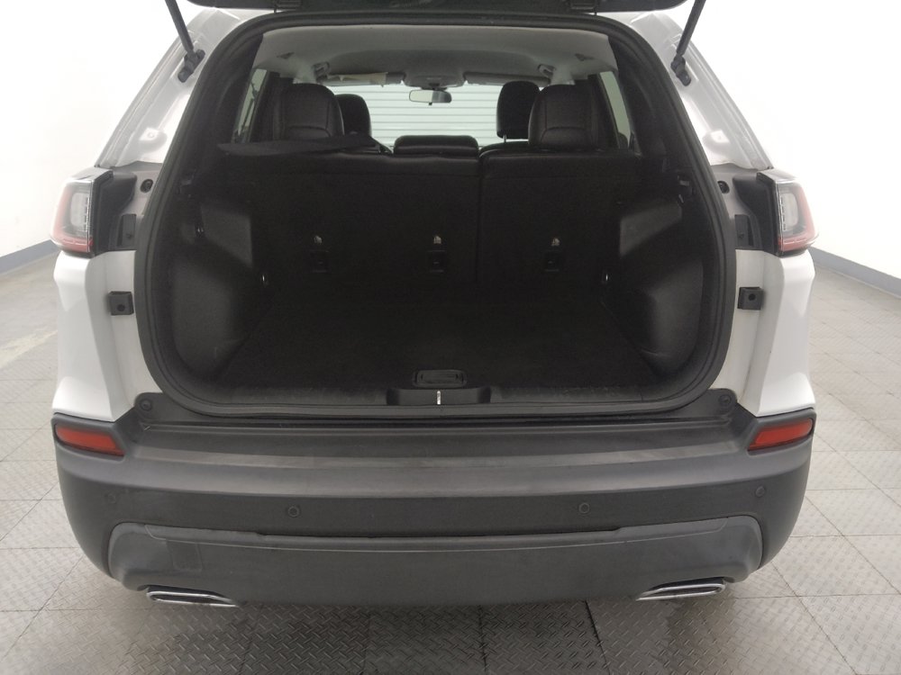 Used 2019 Jeep Cherokee Latitude Plus FWD image 29