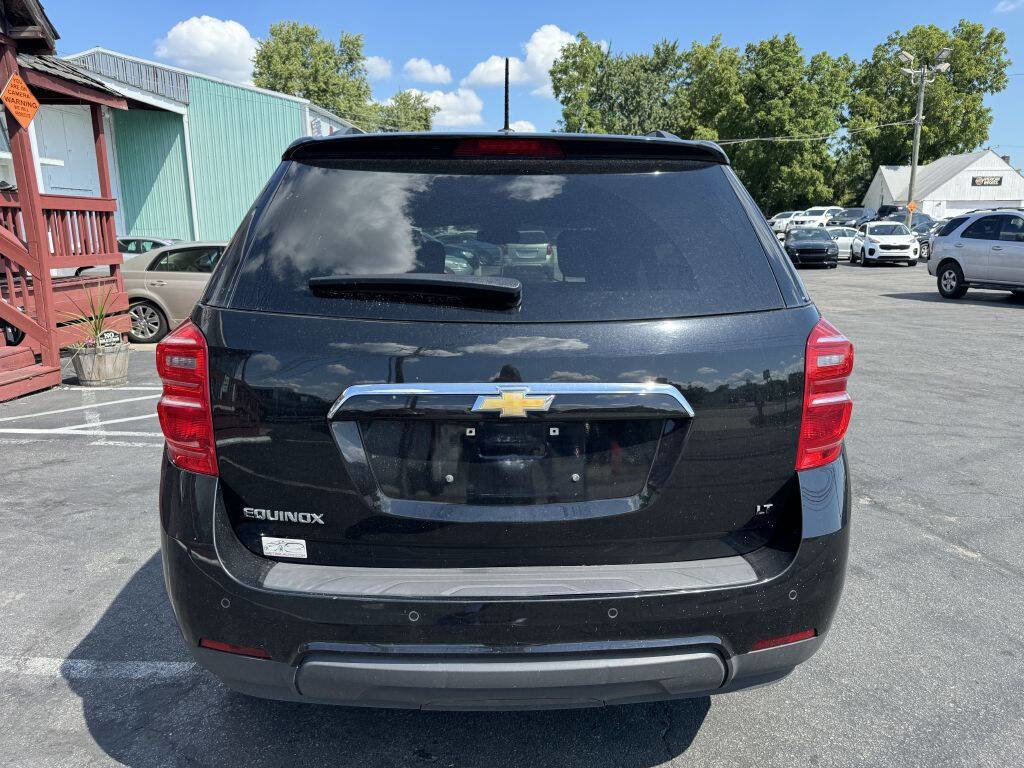 Used 2017 Chevrolet Equinox LT w/ Convenience Package image 4