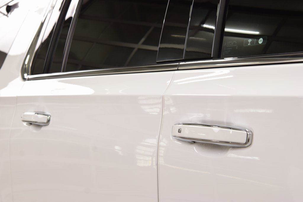 Used 2024 Chevrolet Suburban High Country image 18