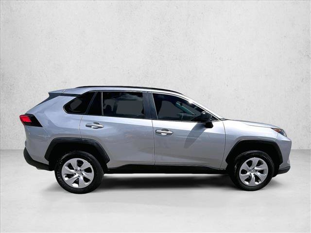 Used 2020 Toyota RAV4 LE FWD image 5