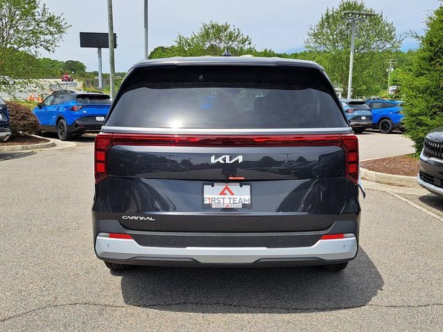 New 2026 Kia Carnival FWD image 5