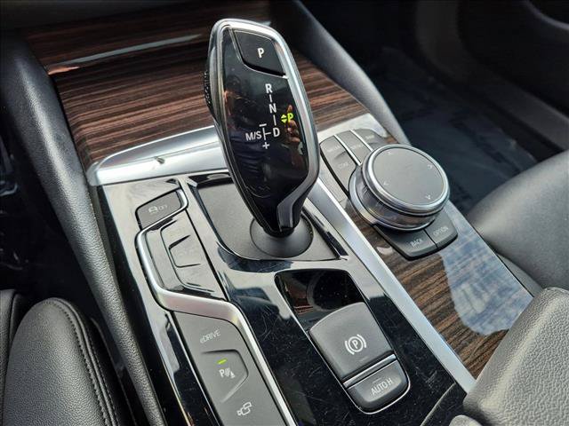 Used 2019 BMW 530e w/ Convenience Package RWD image 12