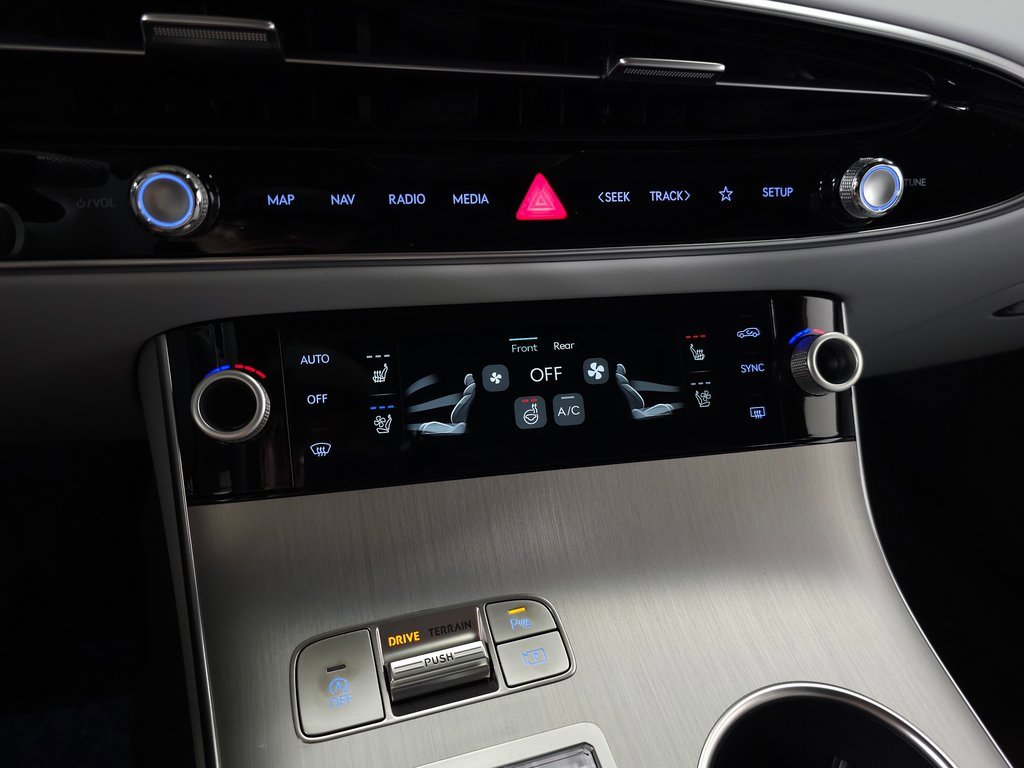 Used 2026 Genesis GV70 2.5T Advanced image 25