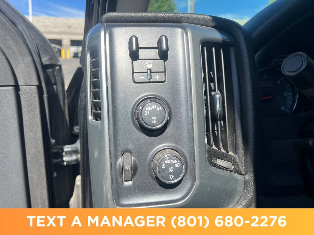 Used 2017 Chevrolet Silverado 1500 LT w/ Midnight Edition AWD/4WD image 17