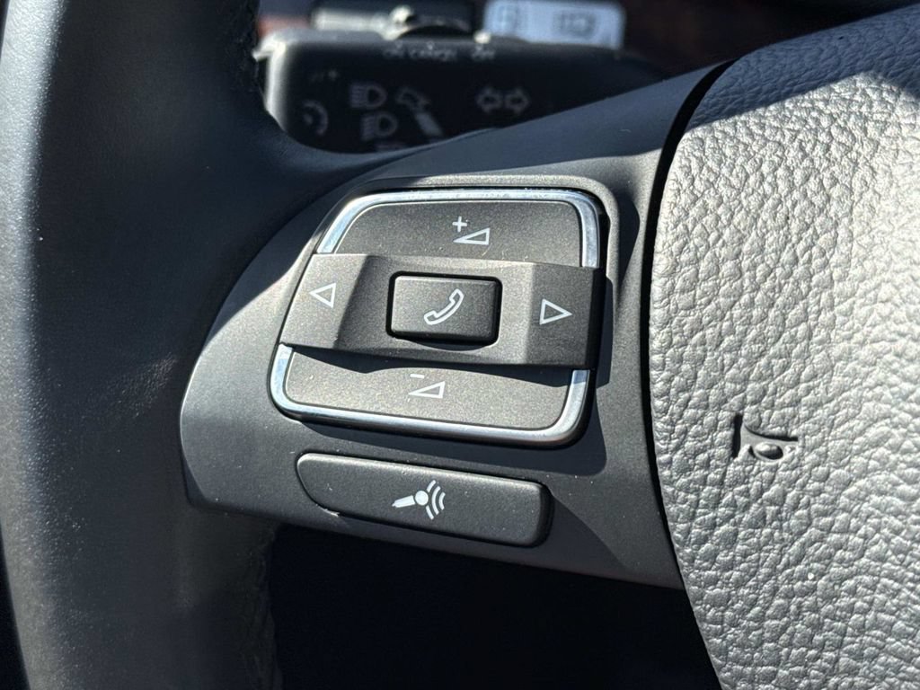 Used 2013 Volkswagen Passat TDI SEL Premium FWD image 22