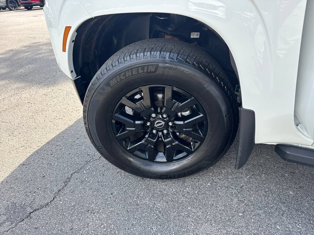 Used 2023 Nissan Frontier SV w/ Midnight Edition Package AWD/4WD image 15