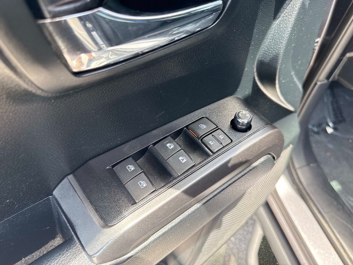 Used 2017 Toyota Tacoma TRD Sport w/ Tow Package AWD/4WD image 17