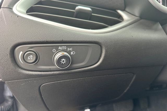 Used 2022 Chevrolet Malibu LS w/ Driver Confidence Package II image 31