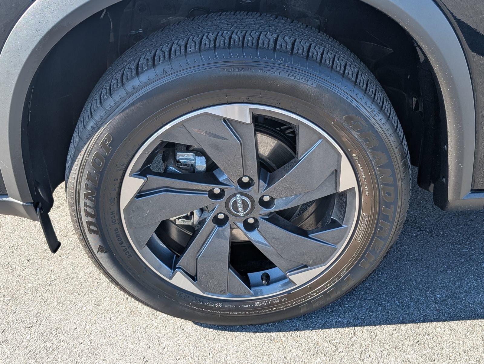 Used 2025 Nissan Rogue SV image 24