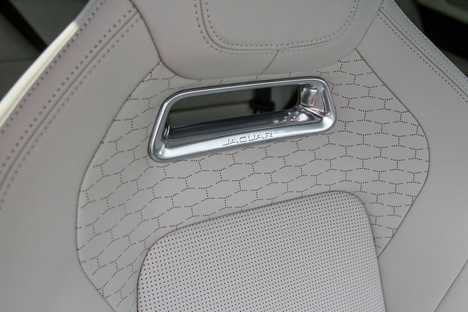 New 2025 Jaguar F-PACE R-Dynamic S AWD/4WD image 14